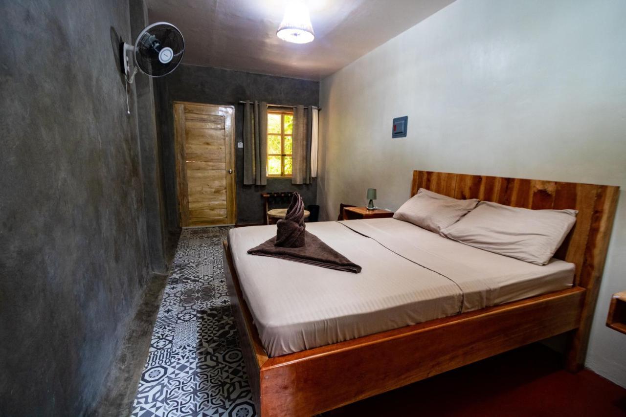 Nakabalo Guesthouse & Restaurant Siquijor Kültér fotó