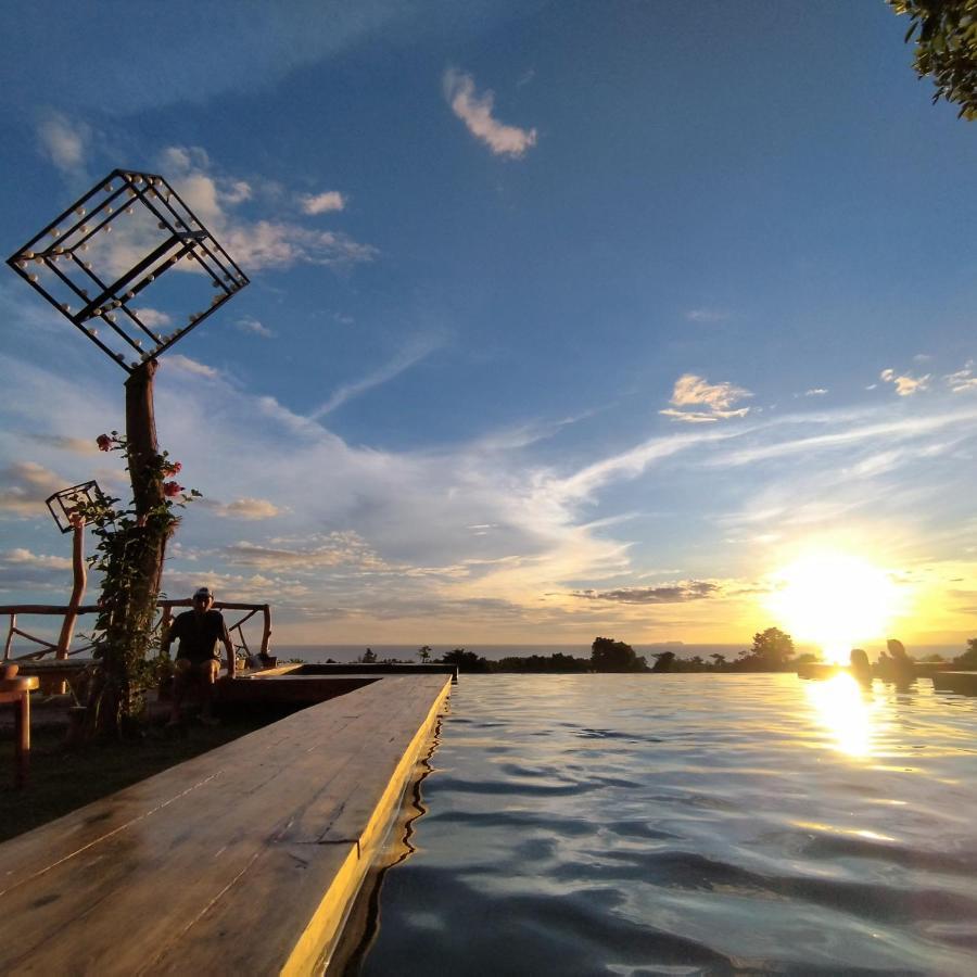 Nakabalo Guesthouse & Restaurant Siquijor Kültér fotó
